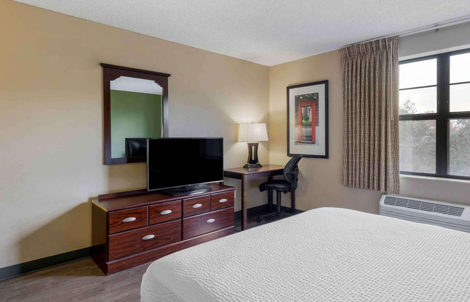 Extended Stay America Suites - Santa Barbara - Calle Real Голета Экстерьер фото