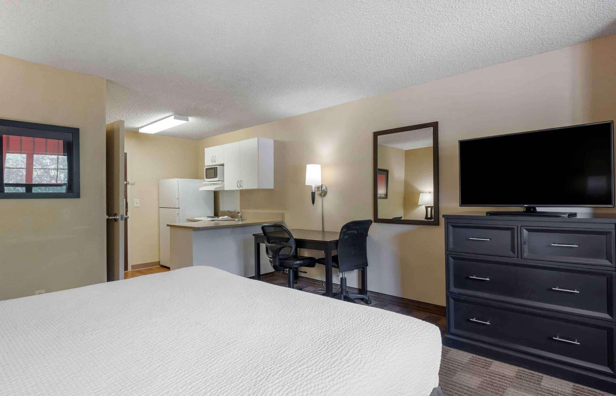 Extended Stay America Suites - Santa Barbara - Calle Real Голета Экстерьер фото